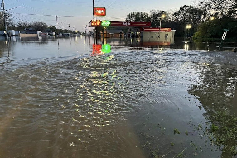 Flood Crisis Hits Bogota and Southtown, U.S. Army Corps of Engineers and Red Cross Step Up Amid Rising Waters