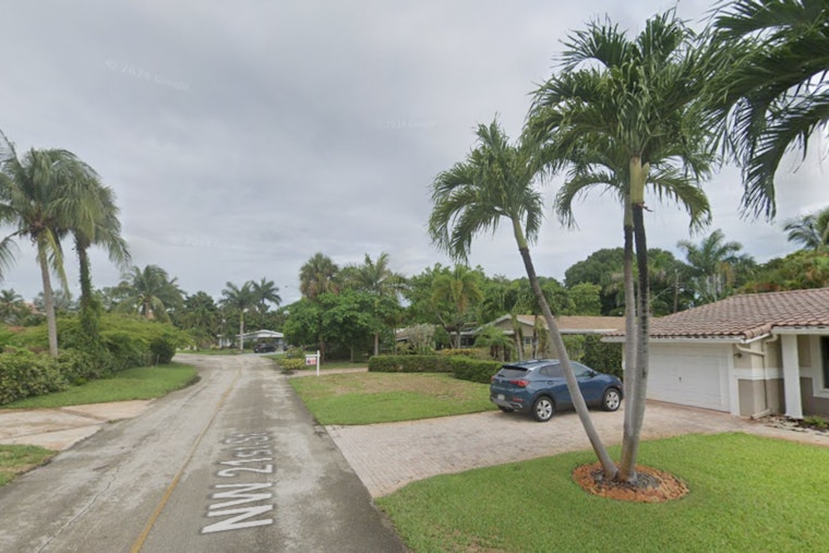 Fort Lauderdale Firefighters Battle Intense Blaze in Wilton Manors, Multiple Victims Hospitalized