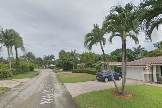 Fort Lauderdale Firefighters Battle Intense Blaze in Wilton Manors, Multiple Victims Hospitalized