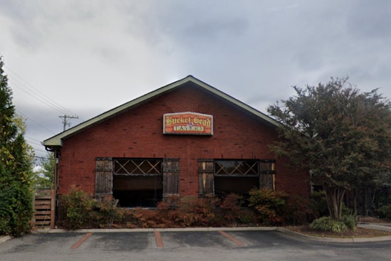 Four Injured in Knoxville Tavern Shooting, Suspect Sought by Police