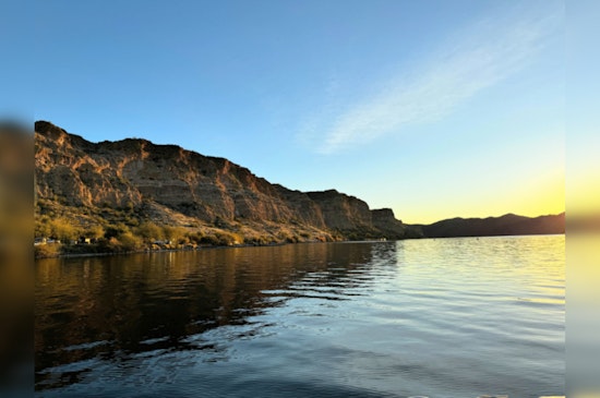 Golden Algae Blooms Linked to Fish Deaths in Arizona's Saguaro and Canyon Lakes, Prompting Warnings and Investigation