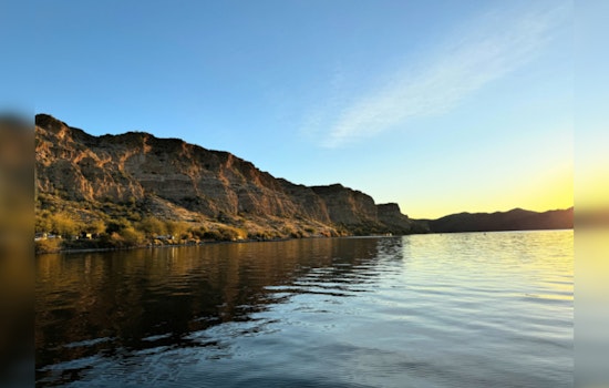 Golden Algae Blooms Linked to Fish Deaths in Arizona's Saguaro and Canyon Lakes, Prompting Warnings and Investigation