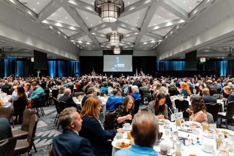 Governor Abbott Champions Faith and Honors Fallen Heroes at Round Rock Prayer Breakfast
