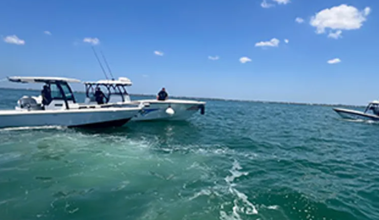Heroic Florida Officer Boards Runaway Boat near Sarasota, Averting Danger at Sea