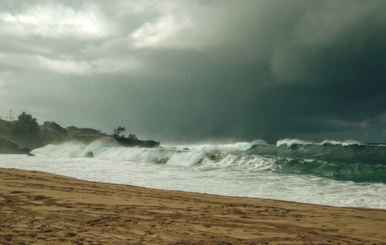 Honolulu Braces for Week of Mixed Weather with Light Winds, Thunderstorms, and Trade Winds