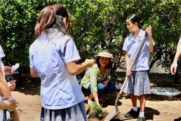 Honolulu Embraces Sustainability, Governor Josh Green Leads Earth Day Planting of Native Trees at Washington Place
