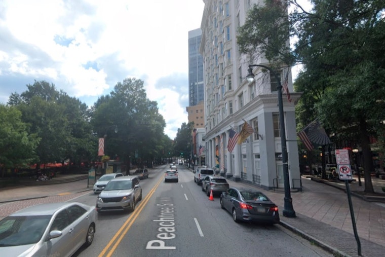 Horse Found Deceased on Atlanta City Street, Prompting Swift Emergency Response