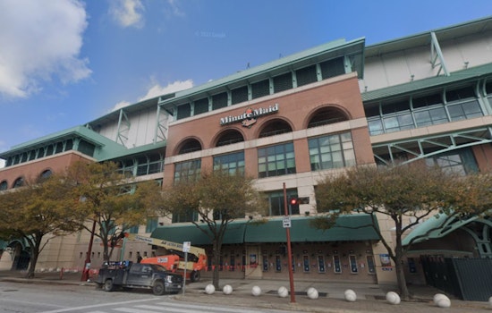 Houston Astros Fans Bid on Minute Maid Park Memorabilia Before Transition to Daikin Park Era