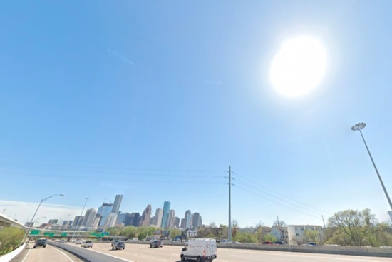 Houston Gears Up for Summer-Like Heat with Weekend Temps Nearing 90 Degrees