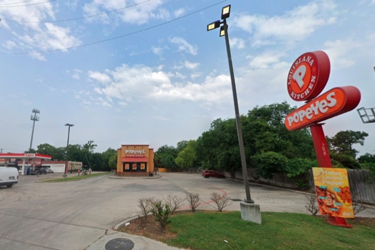 Houston Man Fatally Stabbed in Parking Lot on Jensen Drive as HPD Seeks Public's Help to Find Suspect