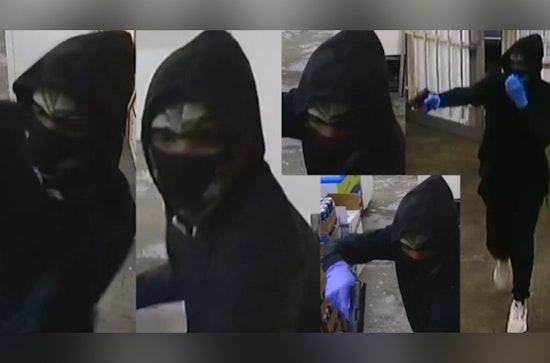 Houston PD Seek Public's Aid to Identify Armed Robbery Suspect in South Houston