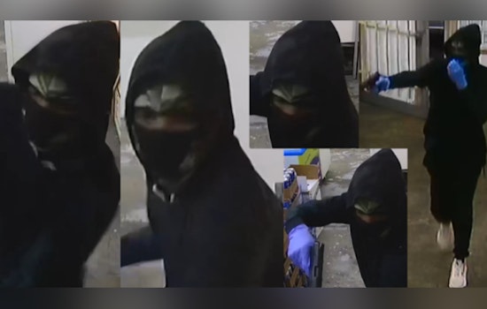 Houston PD Seek Public's Aid to Identify Armed Robbery Suspect in South Houston