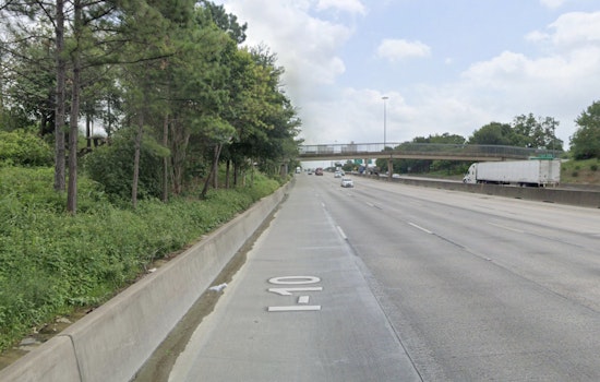Houston Police Investigate Fatal Hit-and-Run on East Freeway as Search for Driver Continues