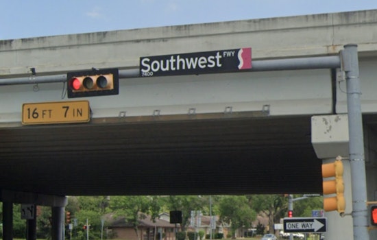 Houston Police Seek Hit-and-Run Driver After Fatal Pedestrian Collision on Southwest Freeway