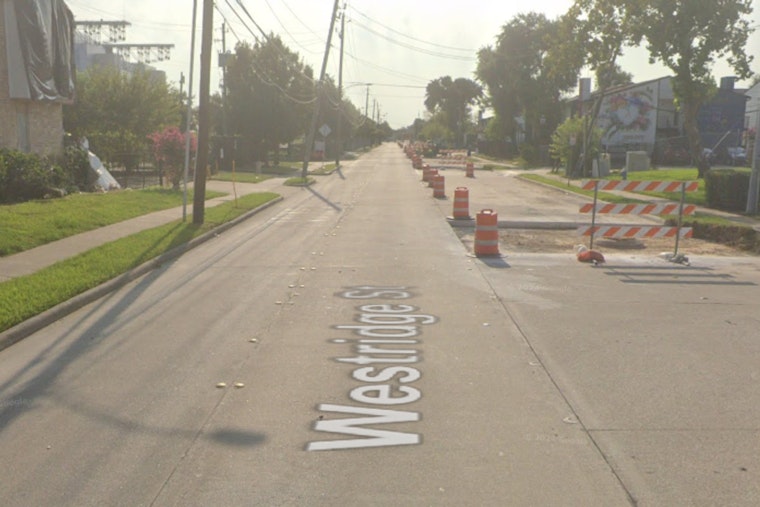 Houston Resident Fatally Shoots Intruder in Self-Defense, Police Seek Remaining Suspects