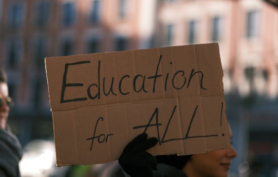 Hundreds Rally in Nashville Against Bill Restricting Access to Education for Undocumented Students