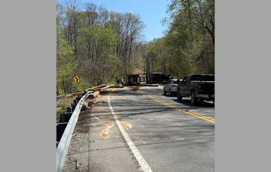 Hwy 100 Closed Near Wrigley Curves Due to Log Truck Rollover, Hickman County Commuters Face Detours