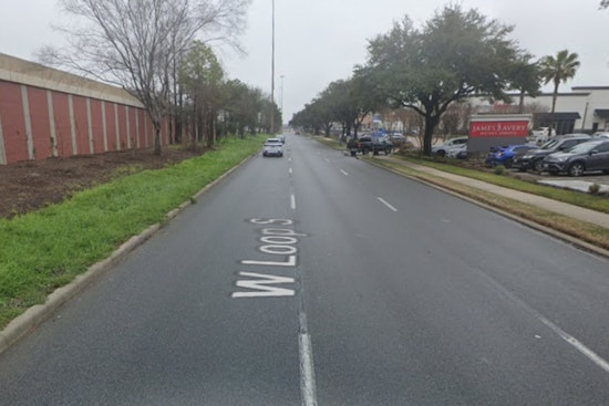 Houston Pedestrian Fatally Struck While Crossing Freeway, HPD Investigating Early Morning Incident