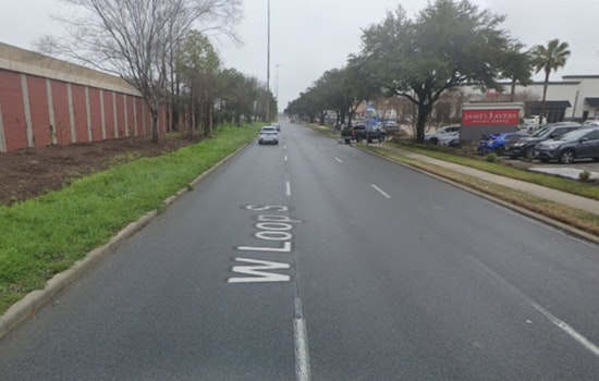 Houston Pedestrian Fatally Struck While Crossing Freeway, HPD Investigating Early Morning Incident