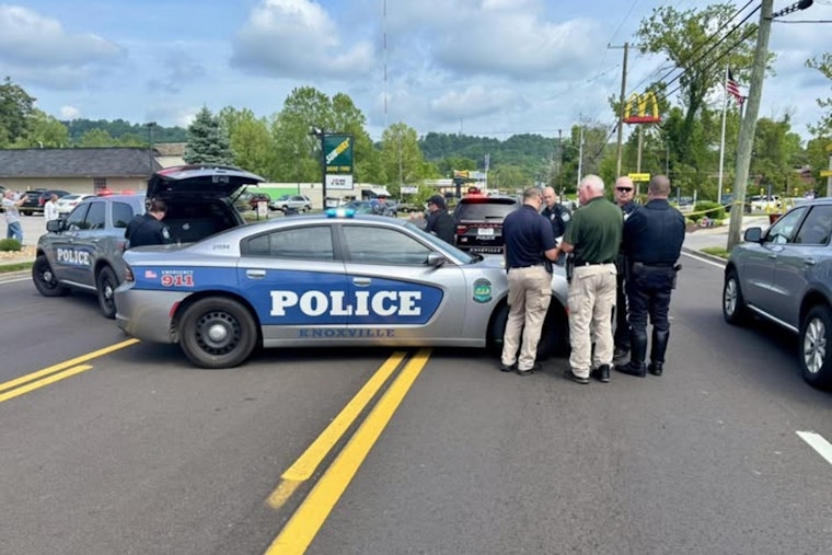 Knoxville Community Mourns Loss Following Fatal Pedestrian Accident on N. Broadway