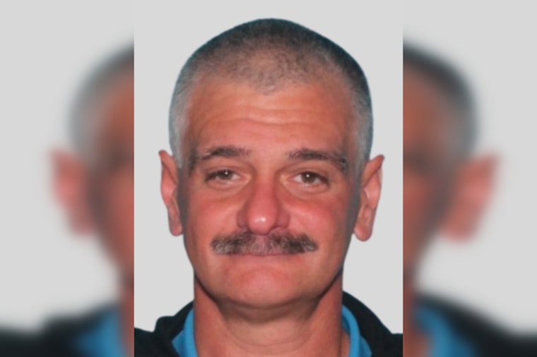 Knoxville Police Department Seeks Public Help in Locating Man with Sex Offender Violation Warrants