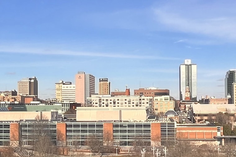 Knoxville to Experience Sunny Skies, Sudden Gusts, and Weekend Showers Ahead