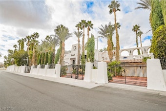 Las Vegas to Transform Siegfried & Roy's "Jungle Palace" into Nostalgic Entertainment Venue and Museum