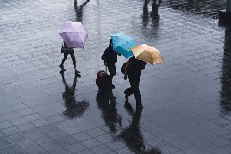 Light Winds and Showers Ahead for Honolulu, Winter Weather Advisory on Big Island as Unsettled Conditions Persist