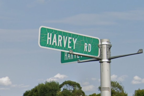 Londonderry Police Search for Multiple Suspects Following Armed Robbery on Harvey Road
