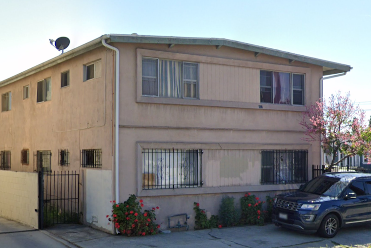 Los Angeles Firefighters Douse Early Morning Blaze in Historic South-Central in Under an Hour