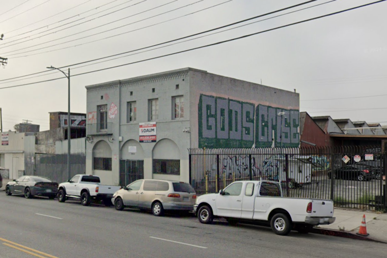 Los Angeles Firefighters Extinguish Blaze at Boyle Heights Commercial Building in Under 30 Minutes, No Injuries Reported