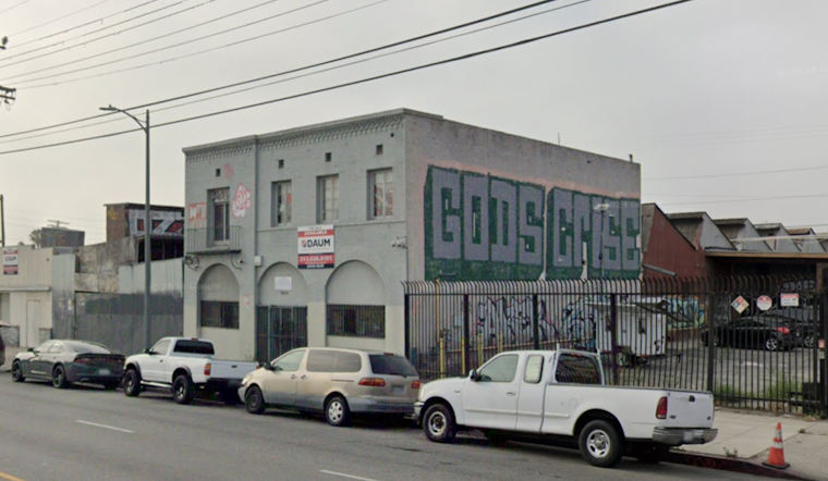 Los Angeles Firefighters Extinguish Blaze at Boyle Heights Commercial Building in Under 30 Minutes, No Injuries Reported