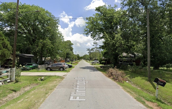 Man Fatally Injured in Solo Vehicle Crash at Houston Intersection