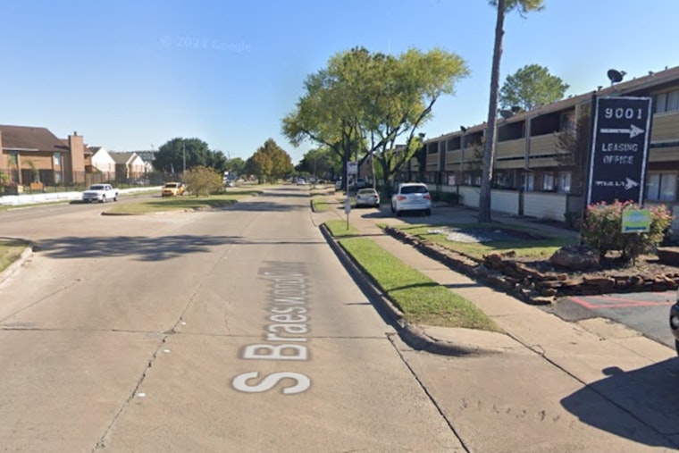 Man Fatally Stabbed in Southwest Houston Apartment, Female Suspect Detained by Police