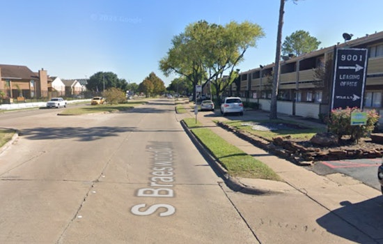 Man Fatally Stabbed in Southwest Houston Apartment, Female Suspect Detained by Police