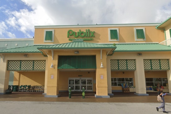 Man Left Fighting for Life after Stabbing in Fort Lauderdale Publix Parking Lot, Suspect Sought
