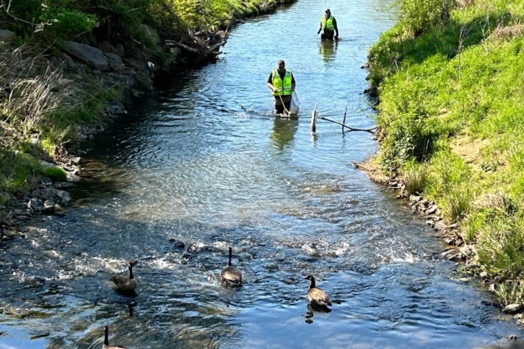 Mecklenburg County Volunteers Remove 20,000 Pounds of Trash During Creek Week Clean-Up Efforts