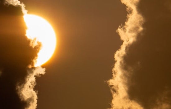 Miami Braces for Varied Weather with Sunny Days Thunderstorms and a Cool Weekend Ahead