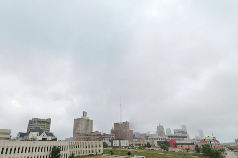 Milwaukee Braces for Mixed Conditions with Weekend Sun and Possible Showers
