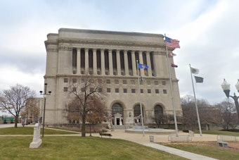 Milwaukee County Board Passes Resolution to Combat ICE-Induced Fear at Courthouse
