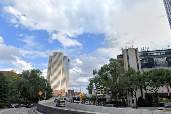 New York City Embraces Spring's Mild Temperatures and Intermittent Showers, Says National Weather Service