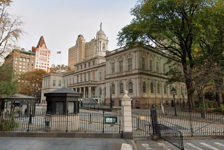 New York City Hall Shines in Dominican Colors in Solidarity with Jet Set Nightclub Tragedy Victims