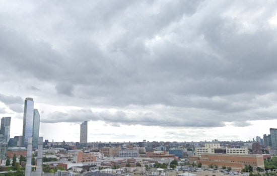 New Yorkers Prepare for Rainy Weekend Despite No Severe Weather Hazards