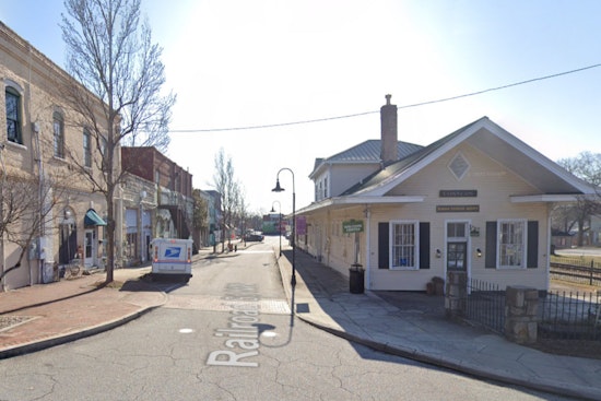 Olde Town Conyers Gears Up for Taste of Spring Festival and Shine and Dine Car Show on May 3
