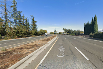 One Dead, Another Injured as Vehicle Overturns in San José, Prompting Traffic Safety Reflection