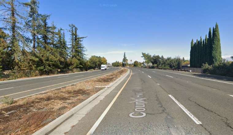One Dead, Another Injured as Vehicle Overturns in San José, Prompting Traffic Safety Reflection