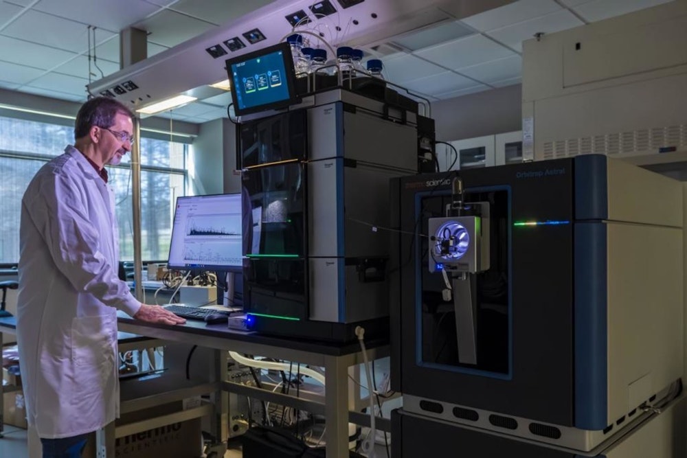 ORNL Accelerates Microbial Research with State-of-the-Art Mass Spectrometry Technology
