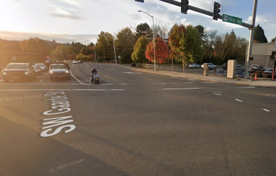 Pedestrian Fatally Struck by Minivan on SW Gaarde Street in Tigard; Investigation Underway