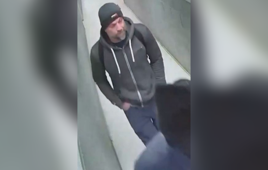 Pittsburgh Police Pursuing Pair Who Parachuted from PPG Place Rooftop