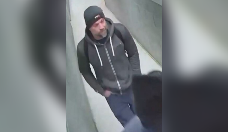 Pittsburgh Police Pursuing Pair Who Parachuted from PPG Place Rooftop